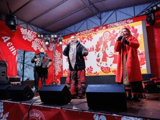 На фестивале «День Вален'Ока» выступили Людмила Николаева и ансамбль «Русская душа»