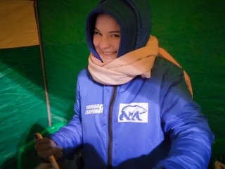 Молодогвардейцы и волонтеры разливали горячий чай на крещенских купаниях