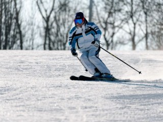 После свежего снегопада в горнолыжном клубе Гая Северина открылись трассы для лыж и сноуборда