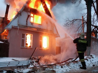 Так вот ты какой, огненный цветок: из-за чего вспыхивают дома в Подмосковье и какие привычки смогут спасти жизнь