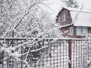 Прописка на даче в Подмосковье: как перевести садовый дом в жилой в 2026 году