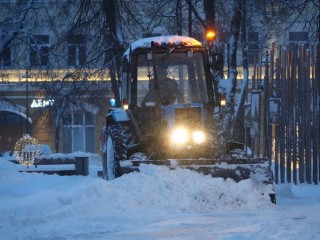 Городские службы несколько раз провели снегоуборочные мероприятия из-за сильного снегопада