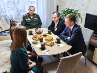 Семья участника СВО ждет папу дома: какую помощь ей оказывают в Балашихе