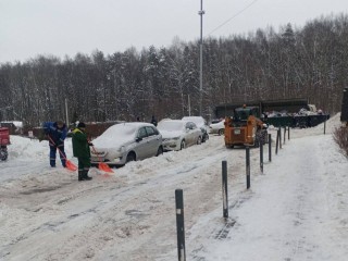 В Ленинском округе коммунальные службы вышли на расчистку территории от снега