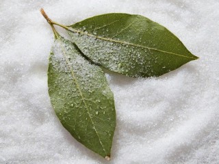 Зачем класть лавровый лист в сахар: научный лайфхак от советских домохозяек