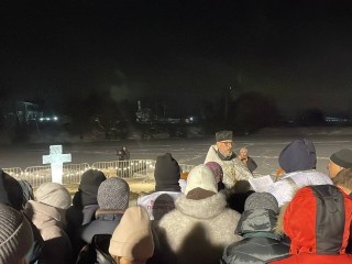 «Важно дать пример»: более 500 человек окунулись в иордань на Совхозном пруду