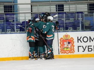 «Шайбу! Шайбу!»: подмосковные юниоры бьются за право сыграть в финале в Наро-Фоминске