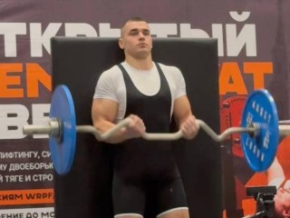 Учитель из Шатуры за три подхода закрыл два норматива мастера спорта и взял золото чемпионата по пауэрлифтингу