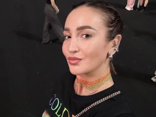 «Под звуки поцелуев»: Бузова раскрыла, как пережила развод с Тарасовым