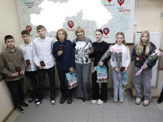 В Наро-Фоминске торжественно вручили документы 14-летним школьникам