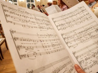 С песней по жизни: врач Красногорской больницы прошла на межрегиональный этап Всероссийского патриотического фестиваля «Давайте жить!»