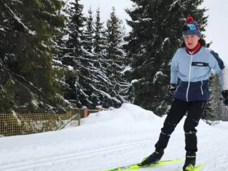 Выходи во двор, бери коньки, вставай на лыжи: в Подмосковье открылись сотни катков и лыжных трасс