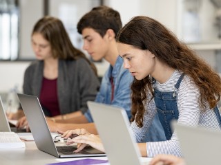 За кулисами интернета: как жителям Подмосковья проверить себя и прокачать навыки кибербезопасности