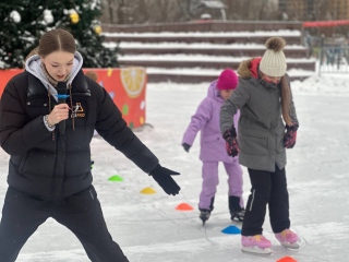 Вместо дивана — коньки: реутовчане проводят выходные с пользой и спортивным азартом