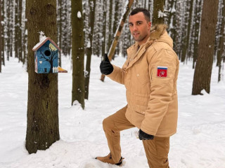 Юнармейцы покормили птиц и убрали снег в парках Наро-Фоминска