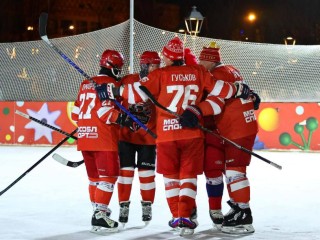 Легенды хоккея снова на льду: где в Подмосковье увидеть звезд и попробовать забить им шайбу