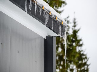 Опасность, которую можно предотвратить: как предсказать гололед и сосульки