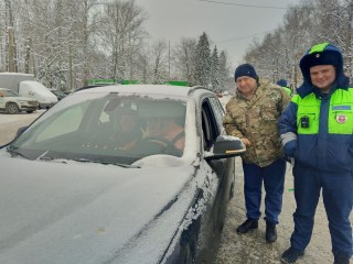 В Калининце сотрудники ГИБДД напомнили водителям о ПДД