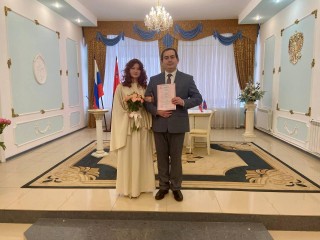 Врачи, супруги, строители дачи: медики из Каширы стали первой парой, поженившейся в новом году