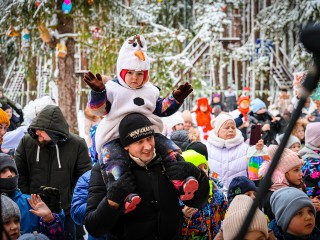 Заглянуть в мир Рождества приглашают парки Богородского округа