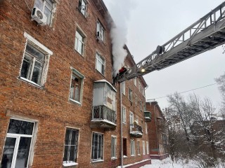 Три человека пострадали при пожаре в квартире в Подольске