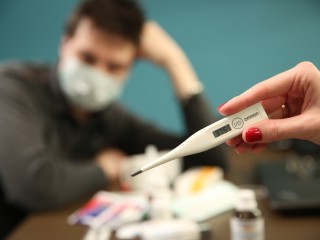 Ниже порога, но выше плинтуса: какая ситуация с гриппом и ОРВИ сложилась в Подмосковье