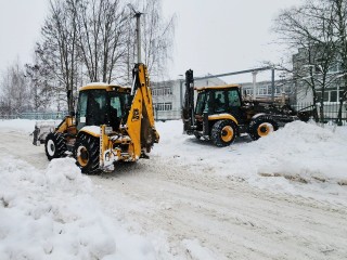 Школа в Райсеменовском освобождена из снежного плена благодаря усилиям коммунальщиков