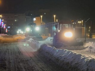 Уборка снега в Луховицах продолжается и в ночное время