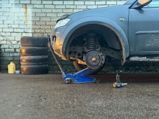 Снег и морозы ударили по машинам: спрос на автоуслуги вырос в полтора раза