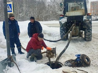 Сердце водопровода обновлено: в Электростали заменили изношенную задвижку диаметром 150 мм