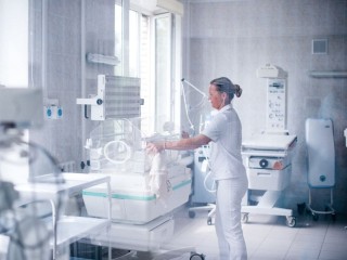 Вся семья на родах: нововведения, которые вызвали бурное обсуждение в 2026 году