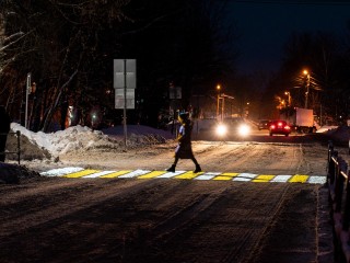 Зимнее содержание в деталях: в Можайске опилили деревья и очистили знаки от вандальных надписей