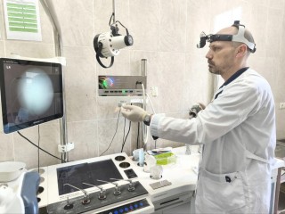 Четвертое поколение у микроскопа: потомственный врач принял руководство лор-отделением в Люберцах