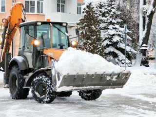 Глава Богородского округа поручил срочно расчистить территорию возле больницы