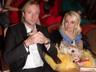 «Параллельная реальность, в которую никто не верил»: Яна Рудковская раскрыла, с чего начался ее роман с Плющенко