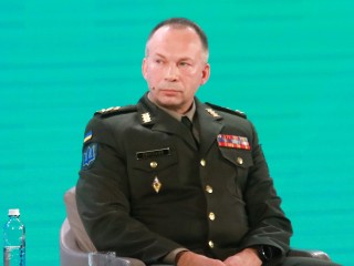 Здоровье вне политики? Главком ВСУ Сырский отправил отца в подмосковную клинику на новогодние праздники