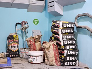 «Стало уютнее, светлее и теплее»: жители дома на Симоненкова оценили ремонт подъездов