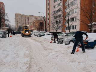В Домодедове активно убирают снег, принесенный циклоном «Фрэнсис»