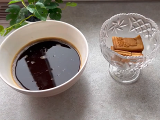 Ленивый тирамису: рецепт японских школьниц повторил подмосковный фуд-блогер