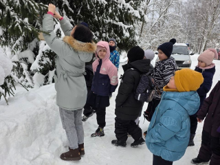 Дети из Беляной Горы наполнили кормушки для птиц
