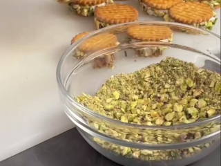 Канапе за 3 минуты: идеальная закуска к быстрому праздничному столу