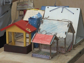 Химчан приглашают на семейный мастер-класс по изготовлению кормушек для птиц