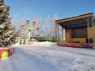 Праздники станут ярче и масштабнее: в Шаховском парке установили новую сцену