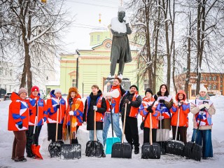 «Снежная битва с пользой»: как прошел волонтерский субботник в Клину