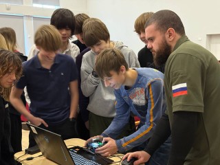 Волонтеры Подмосковья рассказали школьникам Наро-Фоминска о самореализации