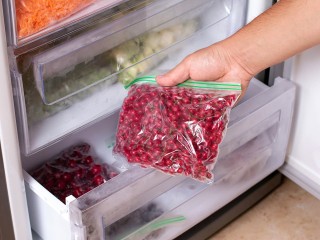 Замороженные продукты: на что обращать внимание при покупке, чтобы избежать отравления