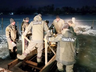 Прорубь подготовят к празднику Крещения на Каменском пруду в Электроуглях