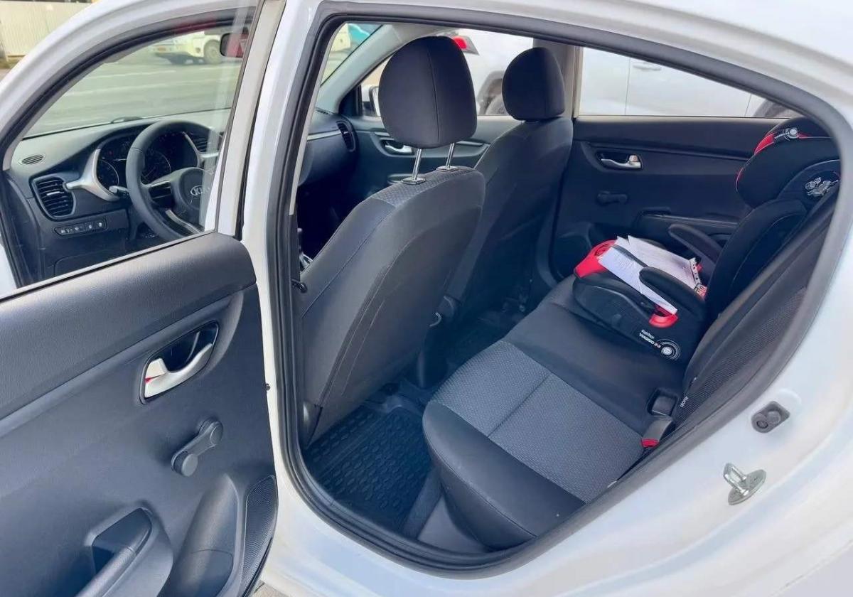 Kia Rio под такси
