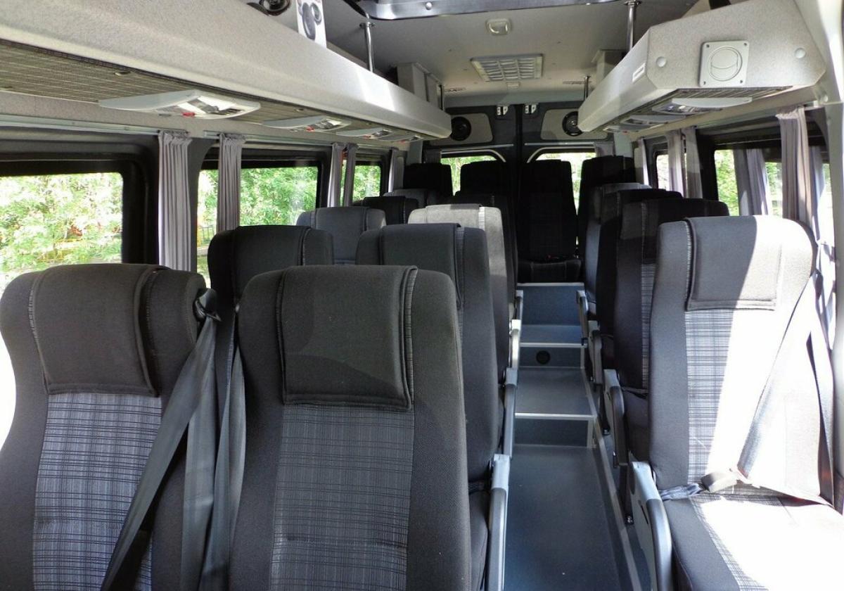 Пассажирский микроавтобус Mercedes Sprinter