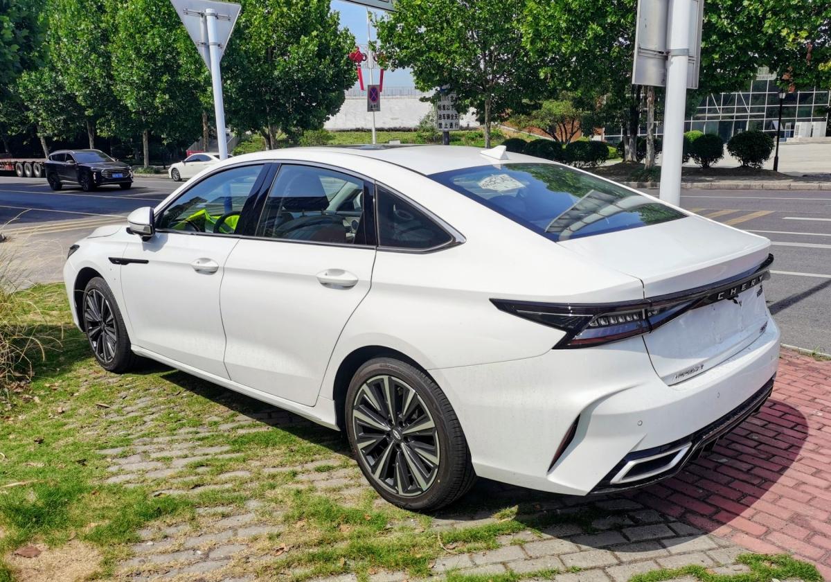 Аренда авто под такси chery arrizo 8